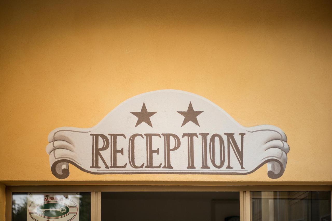 Hotel Cynthia Finale Ligure Exterior foto