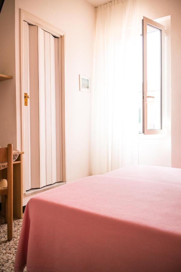 Hotel Cynthia Finale Ligure Exterior foto